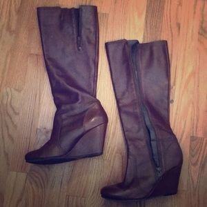 🍂Aldo platform knee high boot. 🛍✨